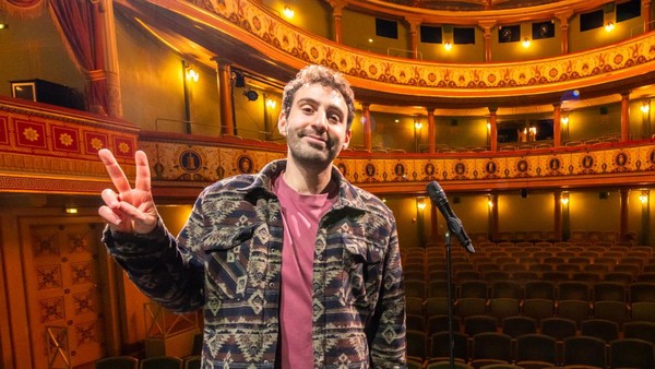 Comedian rechnet mit Hamburg ab: „Google Maps kapituliert vor euren Baustellen!“