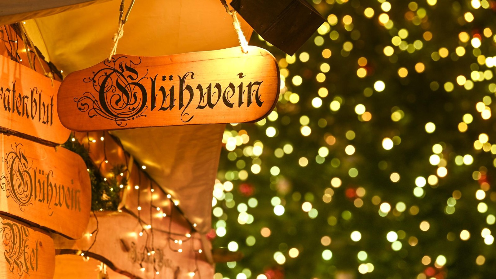 Mini-Weihnachtsmarkt-in-Oberhausen-serviert-hei-en-Spaghetti-Eis-Cocktail-