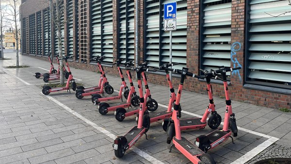 E-Scooter: Erfolg im Kampf gegen Parkchaos - warum aber nur an einem Ort?