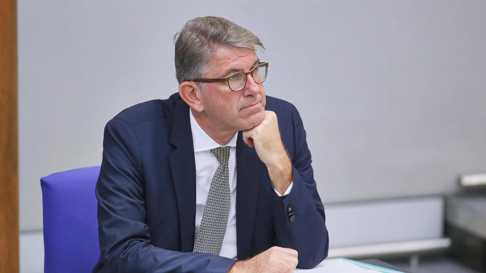 Fall-Weimer-jetzt-drohen-Absagen-beim-Erhard-Gipfel