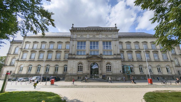 Kinderstühle und ein Jubiläum: Was das Museum für Kunst und Gewerbe 2026 plant