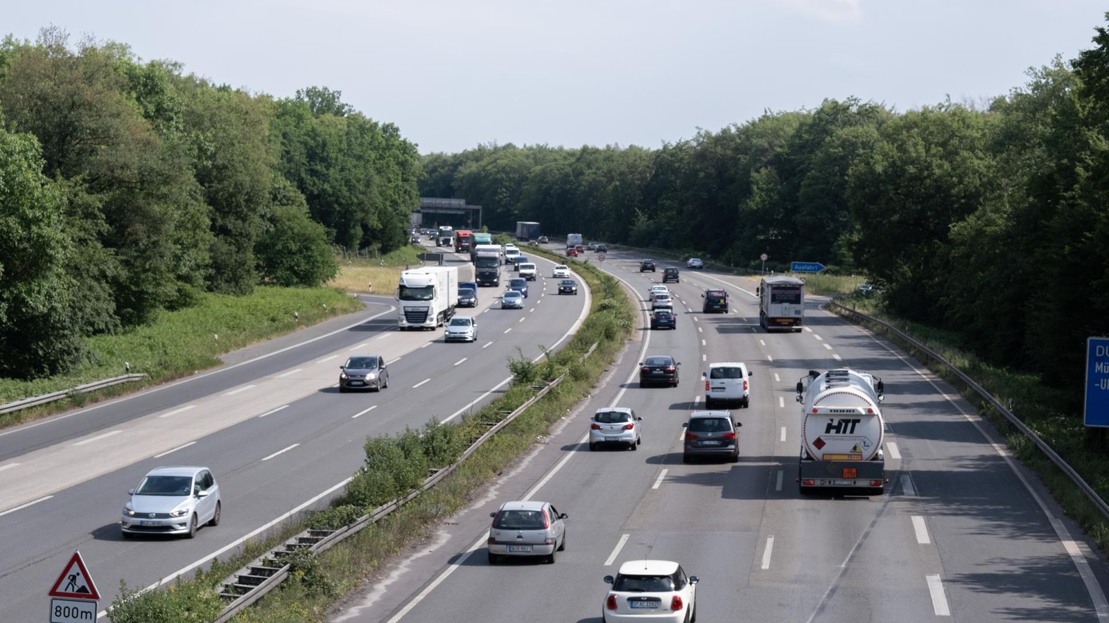 A3-bei-M-lheim-und-Duisburg-Polizei-stoppt-v-llig-berladenen-Lastwagen