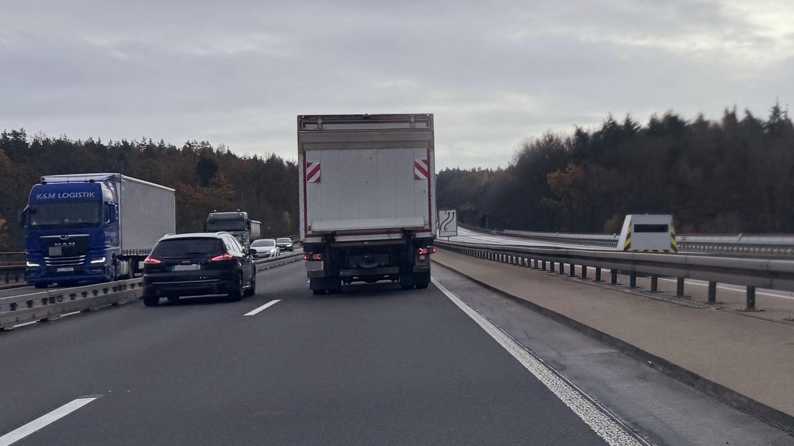 Wie-die-Autobahnpolizei-den-doppelten-Blitzer-auf-der-A4-bei-Jena-begr-ndet