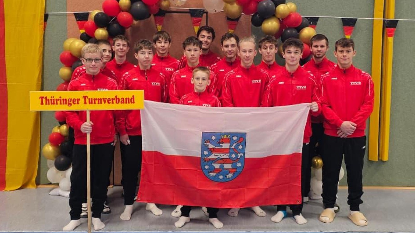 Sonst-Rivalen-nun-ein-Team-Th-ringer-Turner-berzeugen-beim-Bundespokal