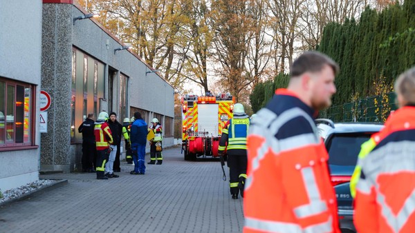 Explosion in Dentalfirma: Arbeiter (60) muss schwer verletzt in Klinik