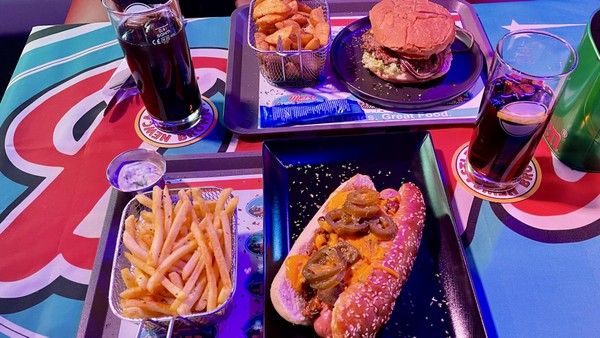 „Mido‘s American Diner“: So schmecken Burger und Shakes