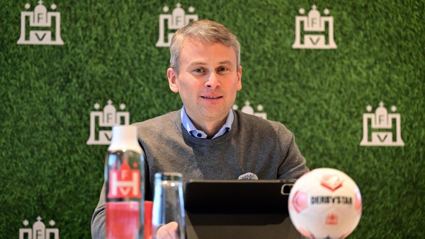 Hamburgs Fußball-Chef warnt: Immer weniger Spielflächen und lange Wartelisten für Kinder