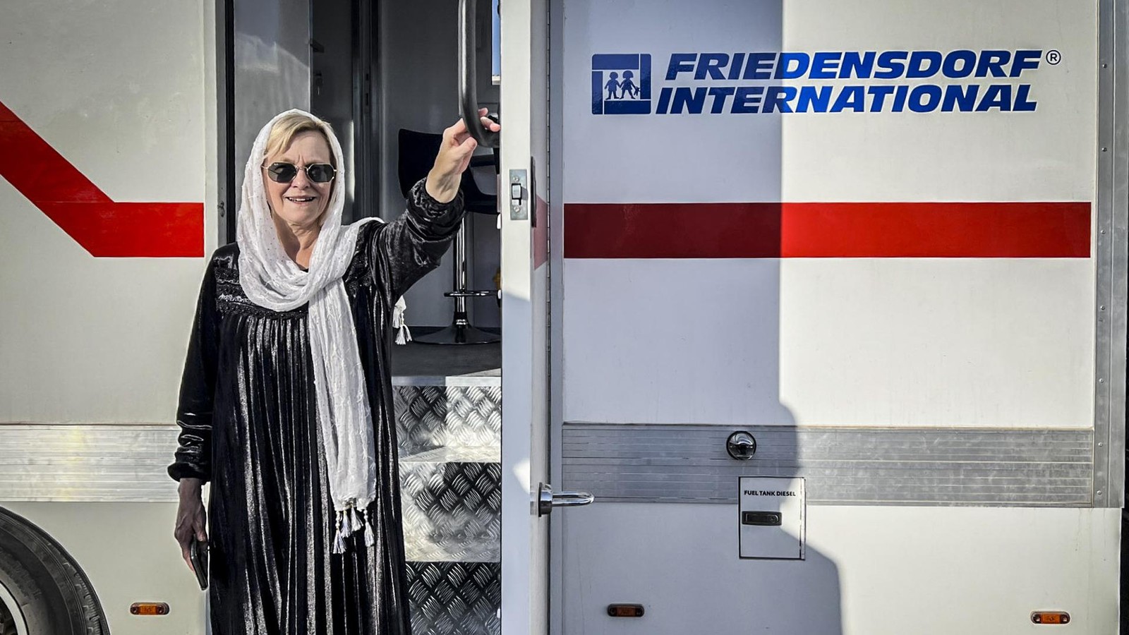 -Wie-eine-fahrbare-Gesundheitsstation-eine-mobile-Klinik-f-r-Afghanistan