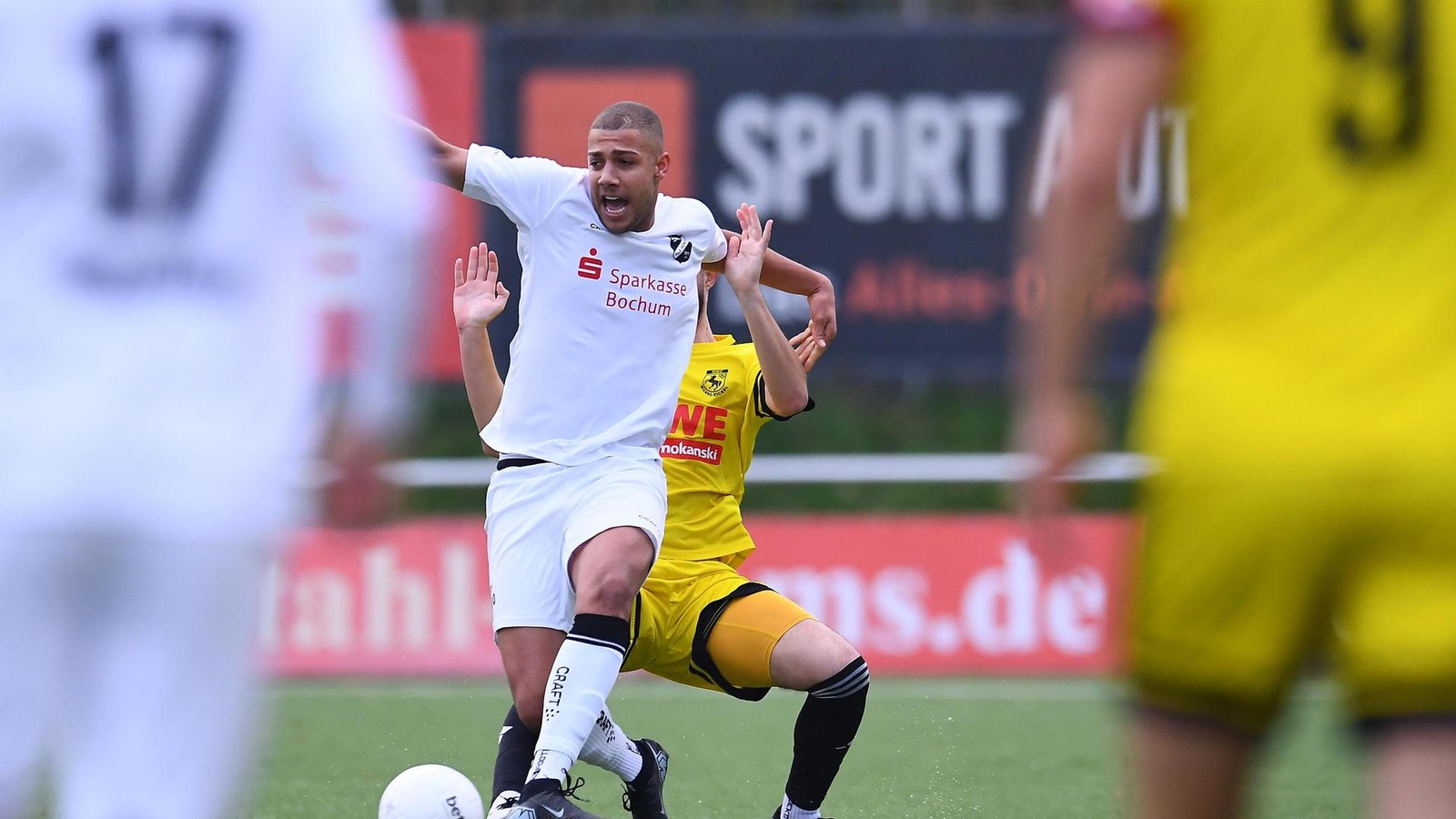 Bochums-beste-Amateurfu-ball-Torj-ger-Sarpong-nicht-zu-stoppen