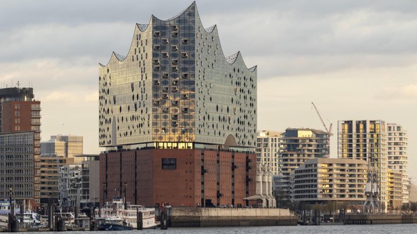 Hèctor Parra vertont Mirós Bilder – aber der Funke will nicht überspringen