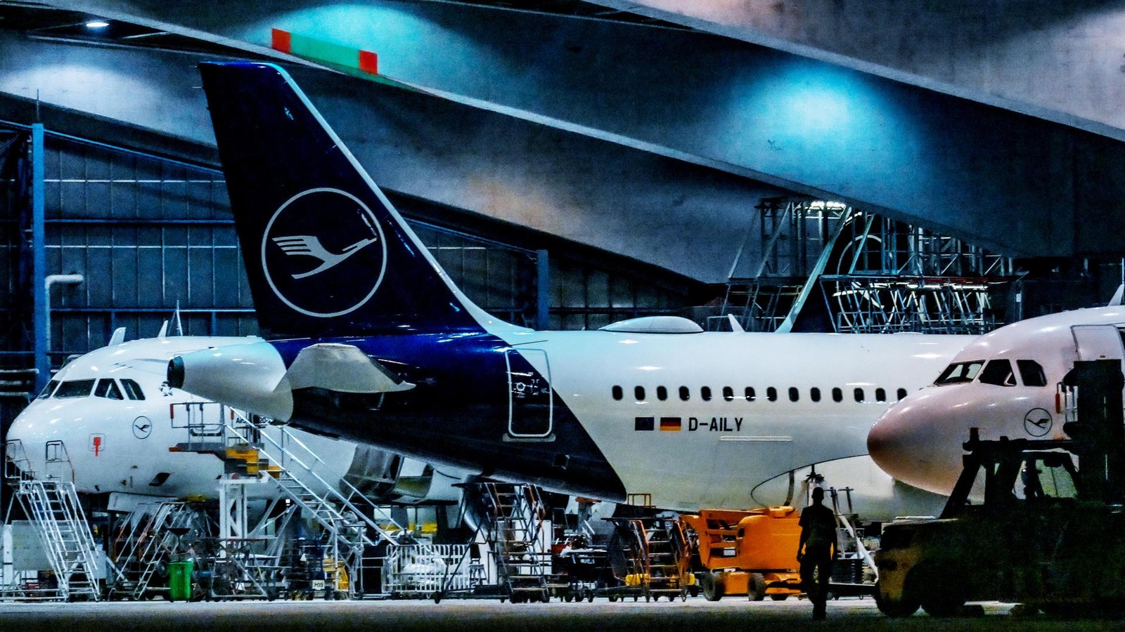 Businessclass-f-r-den-Bundestag-und-die-Politik-landet-im-Stimmungstief