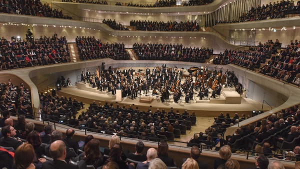 Pult-Star gestürzt – wer ihn beim Konzert in der Elbphilharmonie ersetzt