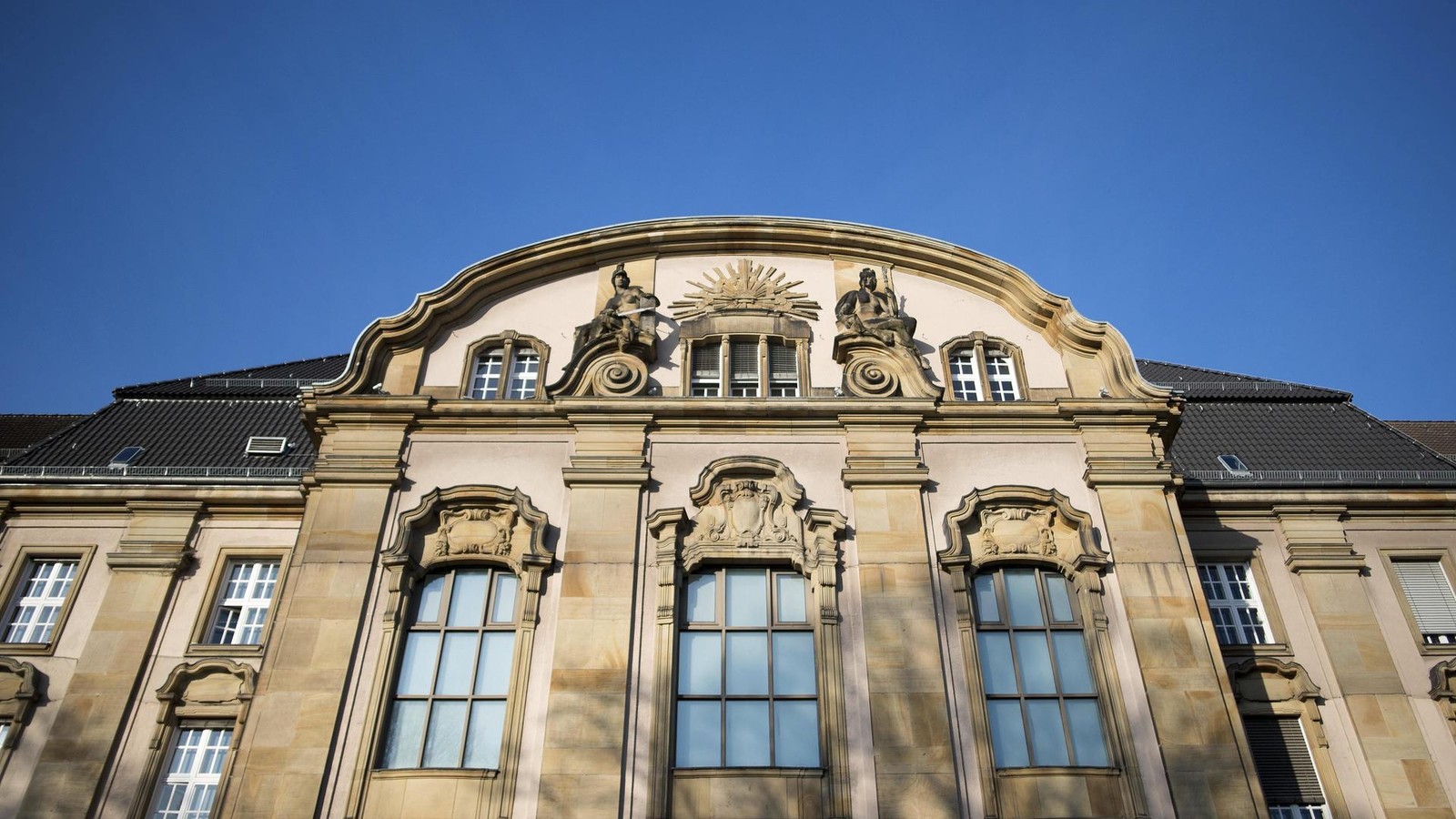 Gericht-untersucht-ob-ein-Pfarrer-seinen-Diakon-zu-Tode-erschreckt-hat