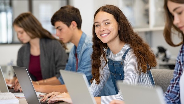Büffeln oder schummeln? So nutzen Schüler künstliche Intelligenz