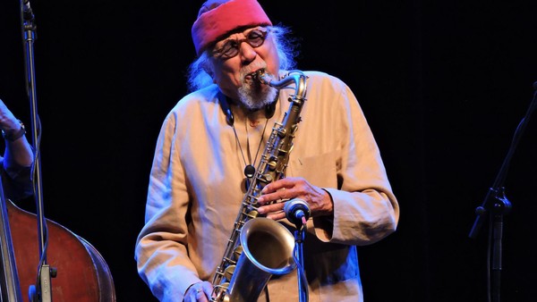 Charles Lloyd begeistert mit meditativen Klängen in der Elbphilharmonie