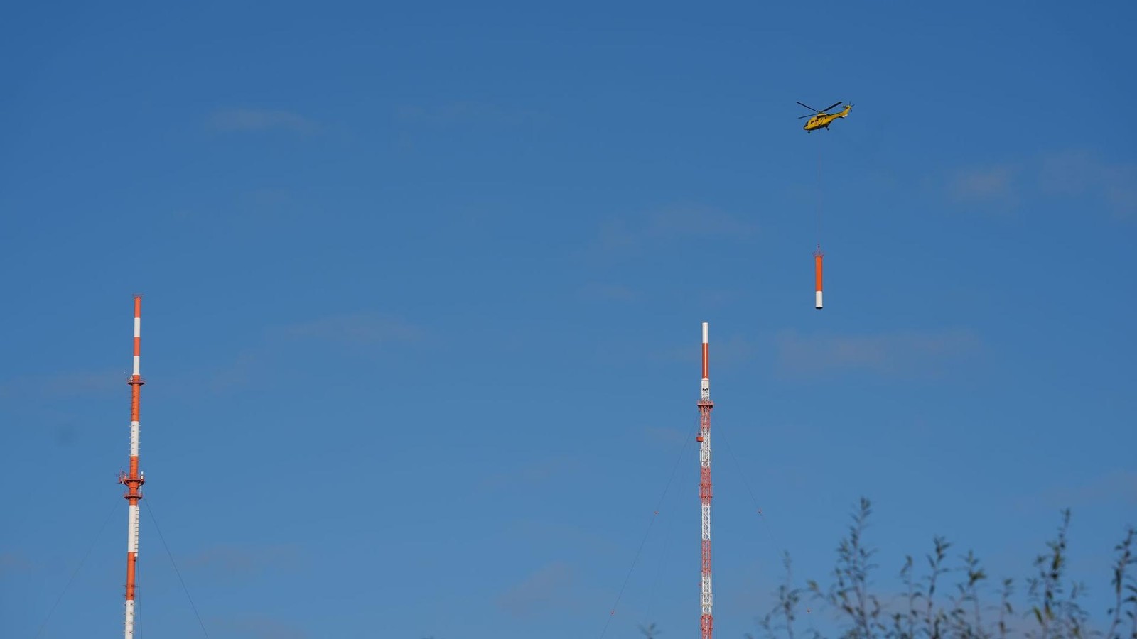 Neuer-Sendemast-ist-Hamburgs-h-chstes-Bauwerk