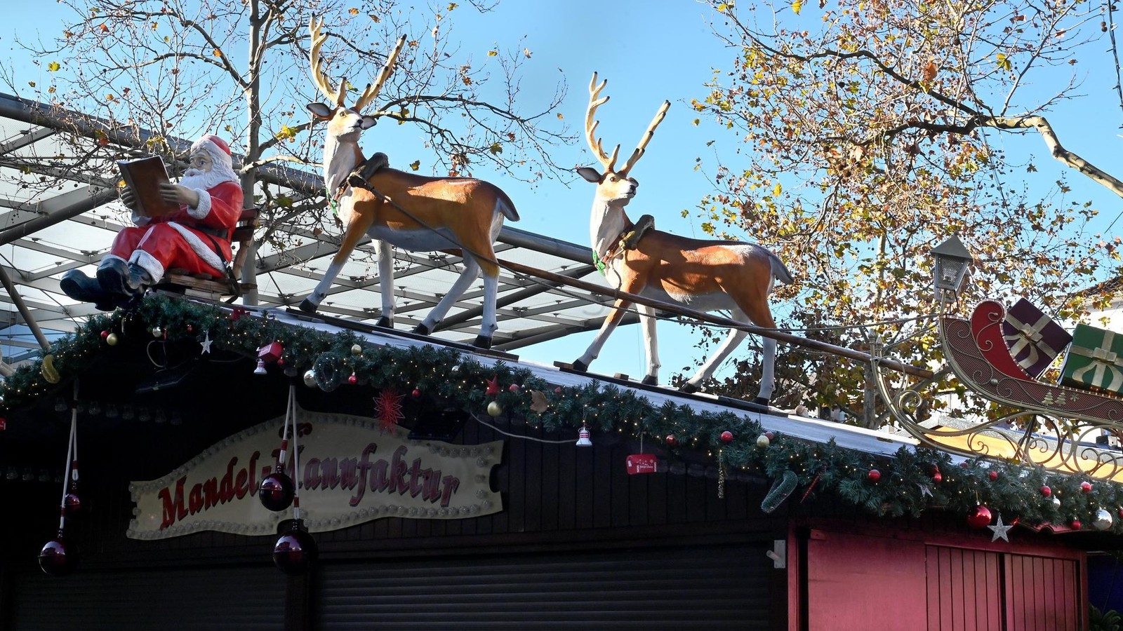 Wolfsburger-Weihnachtsmarkt-60-St-nde-Promis-und-ganz-viel-Stimmung