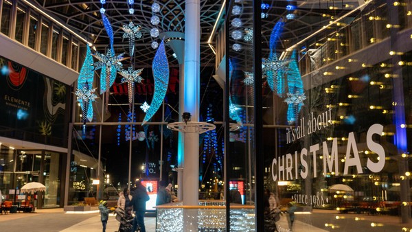Westfield Hamburg schmückt sich für Weihnachten – die schönsten Bilder