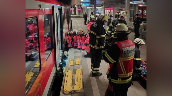 Betrunkener stürzt am Berliner Tor ins Gleisbett während S-Bahn einfährt