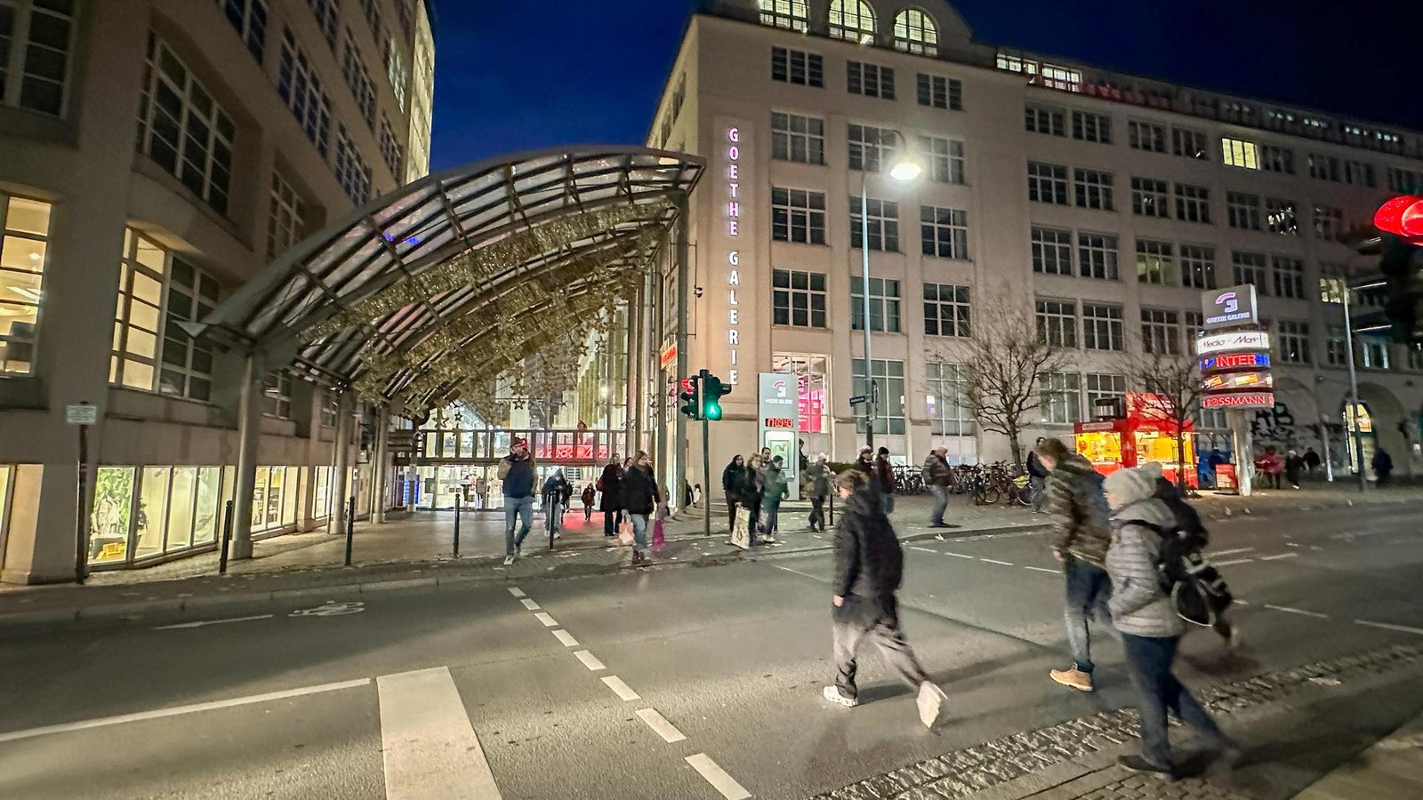 Warum-die-Ampel-an-der-Goethe-Galerie-pl-tzlich-besonders-ist