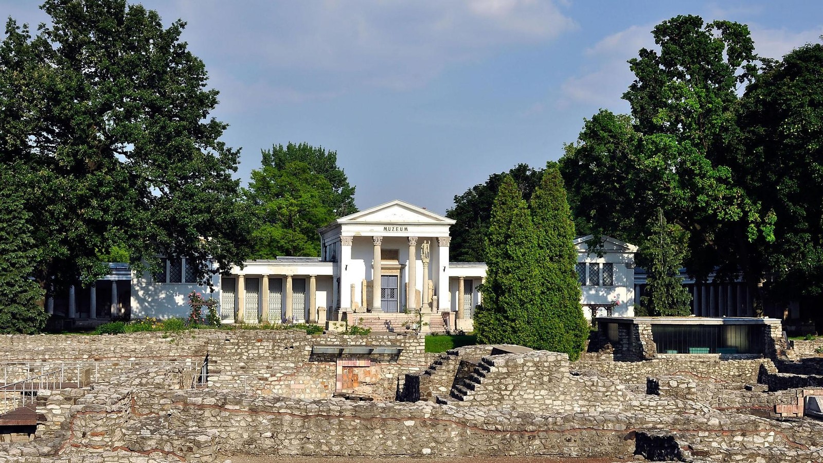 geheimnisvolle-entdeckung-r-mischer-sarkophag-in-budapest-geborgen