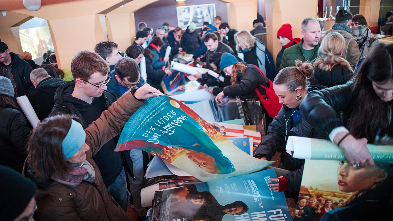 Filmfans-aus-ganz-Berlin-st-rmen-das-Kino-Union-an-der-B-lschestra-e