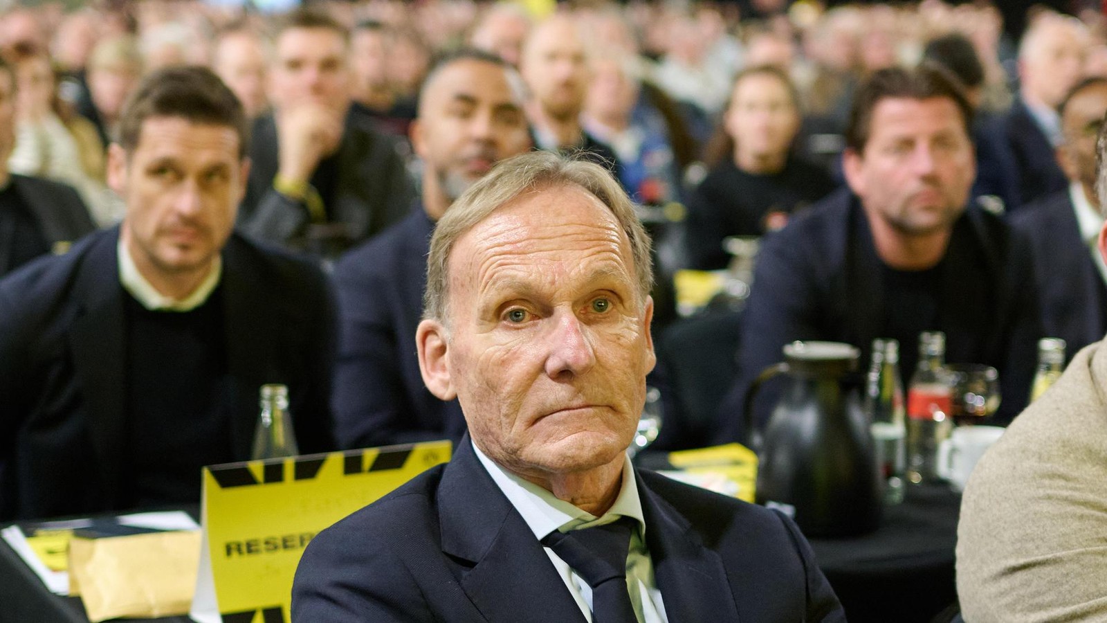 Heftiger-BVB-Denkzettel-Nur-knappe-Mehrheit-f-r-Watzke-vereinzelte-Buh-Rufe