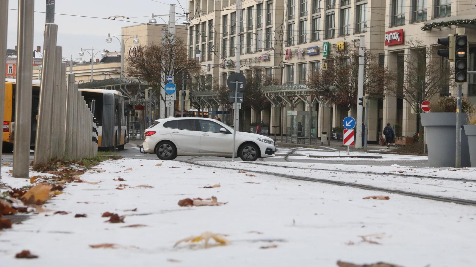 Erster-Schneefall-der-Saison-So-ist-die-Situation-auf-Geras-Stra-en