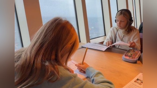 Mit Kindern auf der Aida: Wie Schule auf Weltreise funktioniert