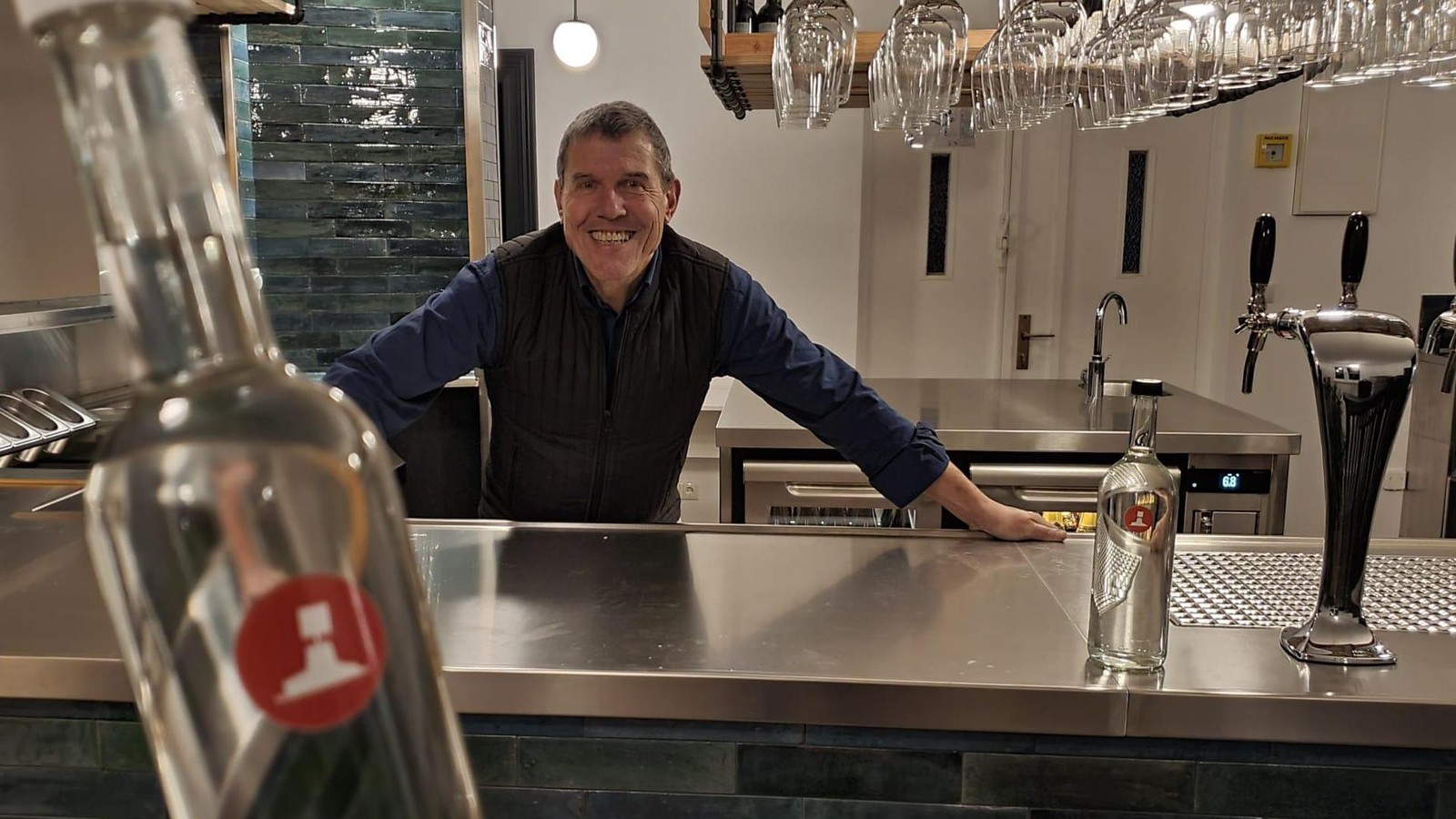 Hotel-an-der-Elbe-Mit-After-Work-vor-Weihnachten-geht-s-los