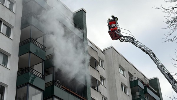 Wohnungsbrand in Billstedt – vier Menschen noch im Gebäude vermisst