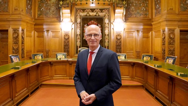 Prominenter Gast im Rathaus: Ihn erwarten nicht nur freundliche Worte