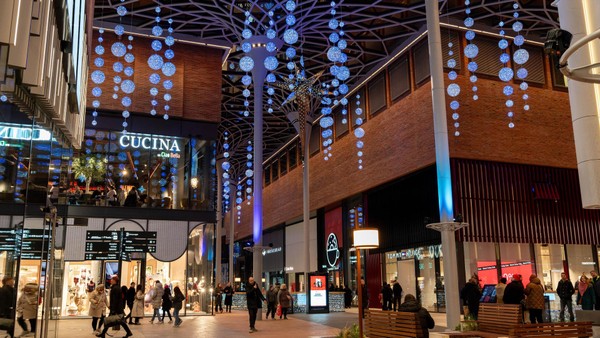 Westfield-Center schmückt sich mit Sonderanfertigungen für Weihnachten
