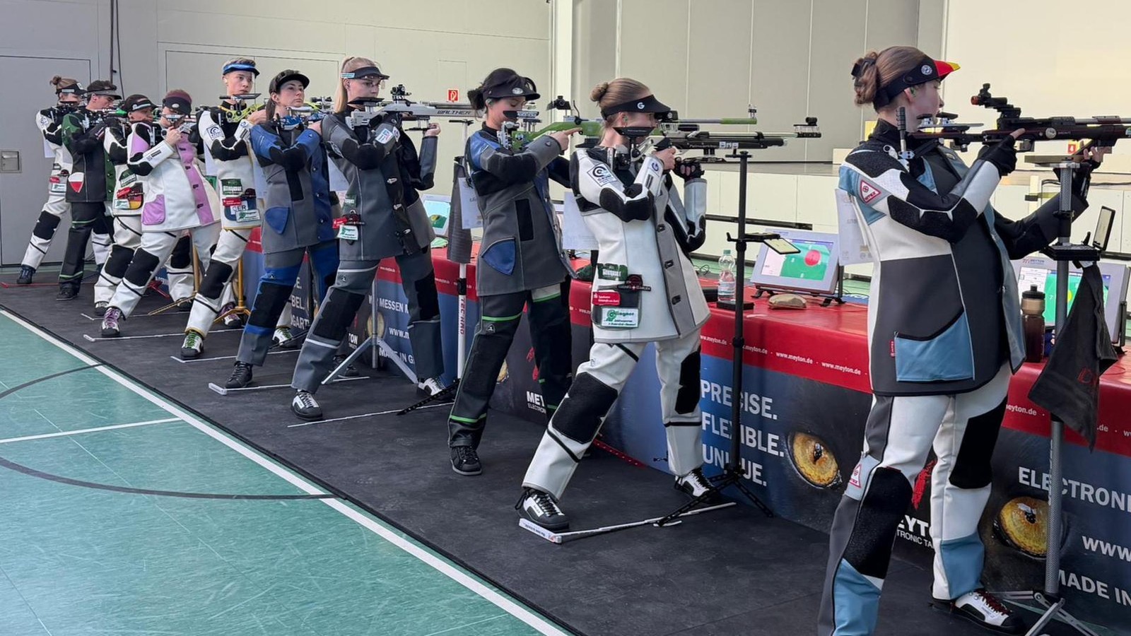 SB-Freiheit-und-SV-G-lzau-liefern-sich-ein-Duell-auf-Messers-Schneide