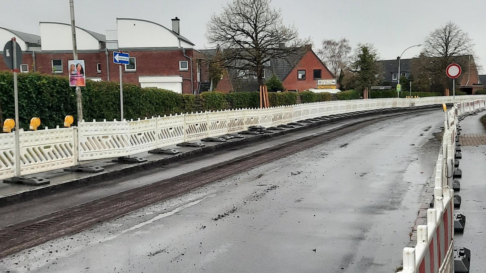 5000-Autos-quetschen-sich-durch-Wohngebiet-Verkehrschaos-nervt-Anwohner