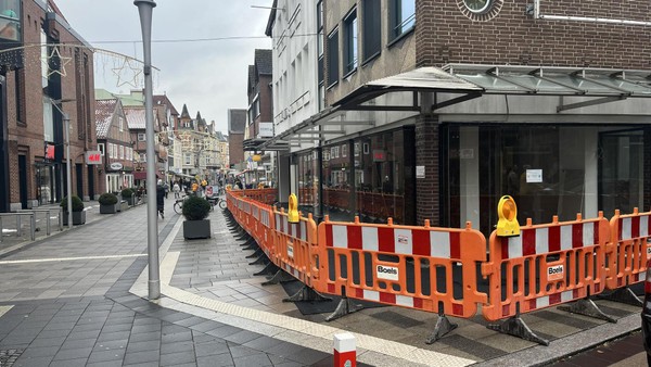 Für die Postbank werden die Schaufenster ausgetauscht
