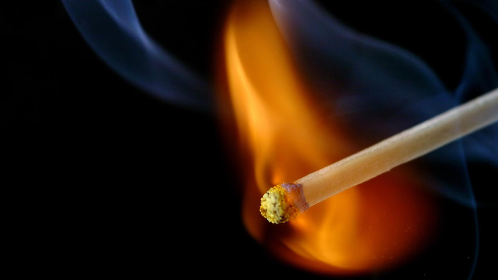 Nordhausen-Feuer-im-Treppenhaus-endet-glimpflich