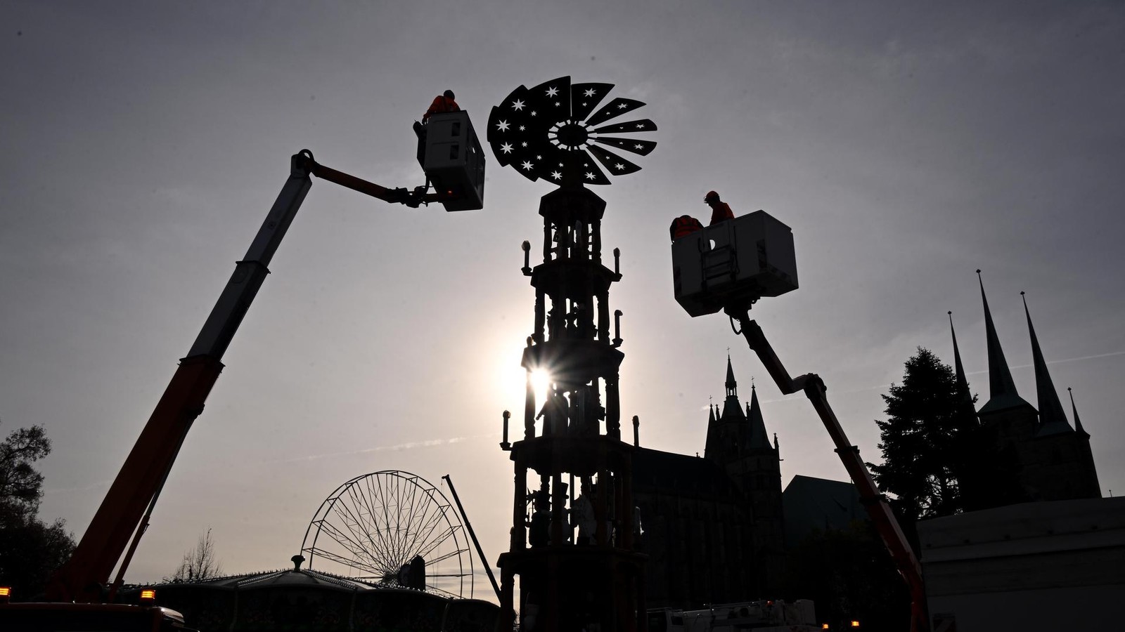 Aufatmen-auf-dem-Domplatz-Der-Weihnachtsmarkt-ist-durch-den-T-v-gekommen