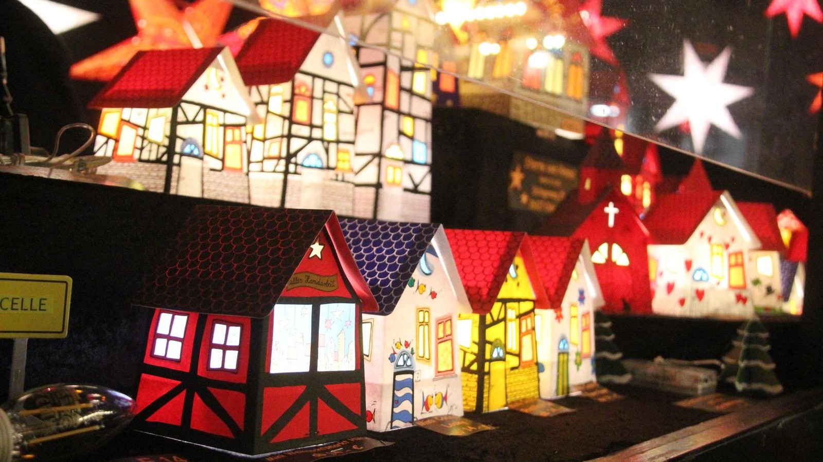 Weihnachtsmarkt-nach-dem-Fest-ge-ffnet-Hier-gibt-s-noch-Punsch-