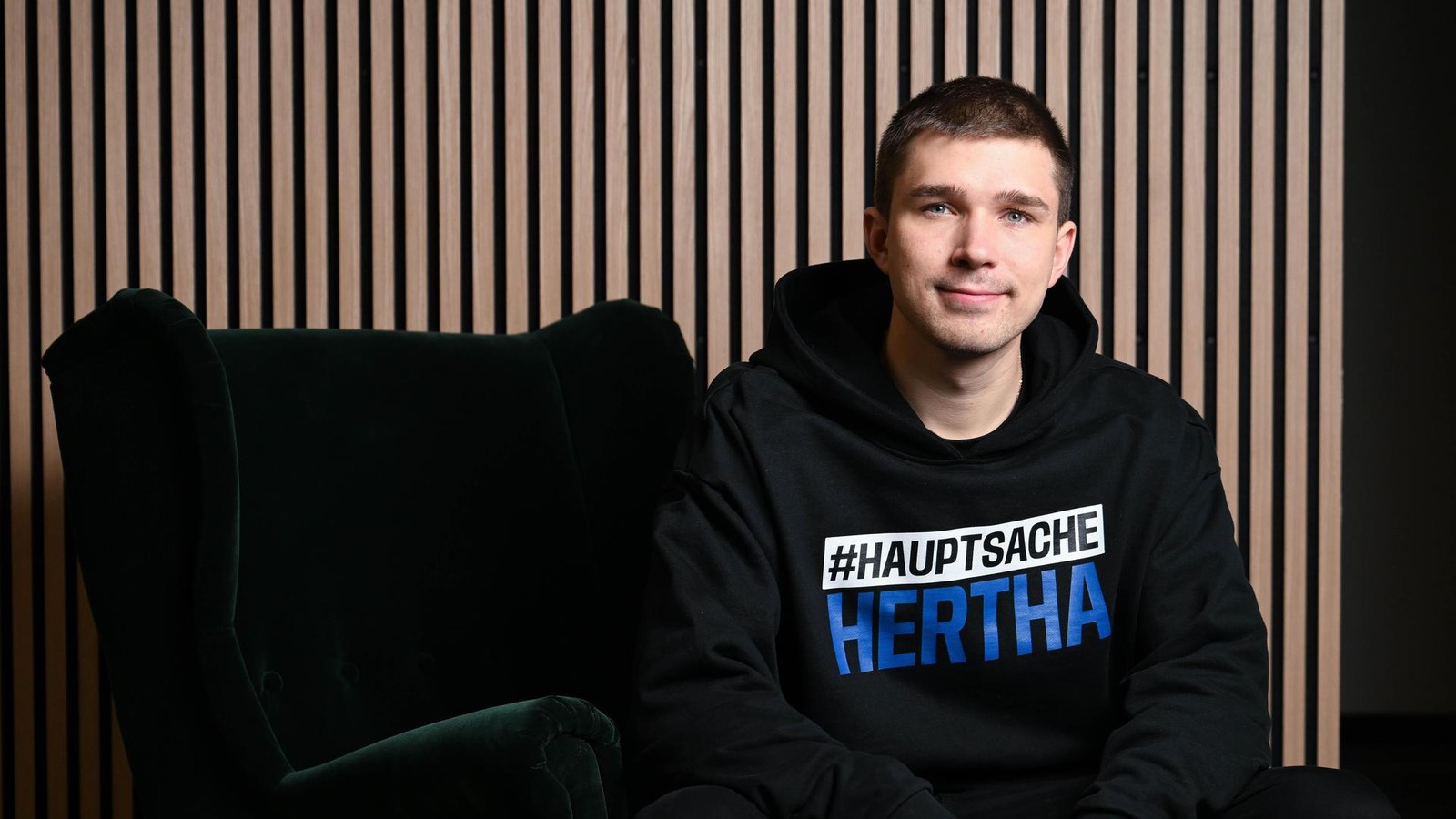 Schutzgelderpressung-Schuss-auf-Sneaker-Shop-von-Stepan-Timoshin