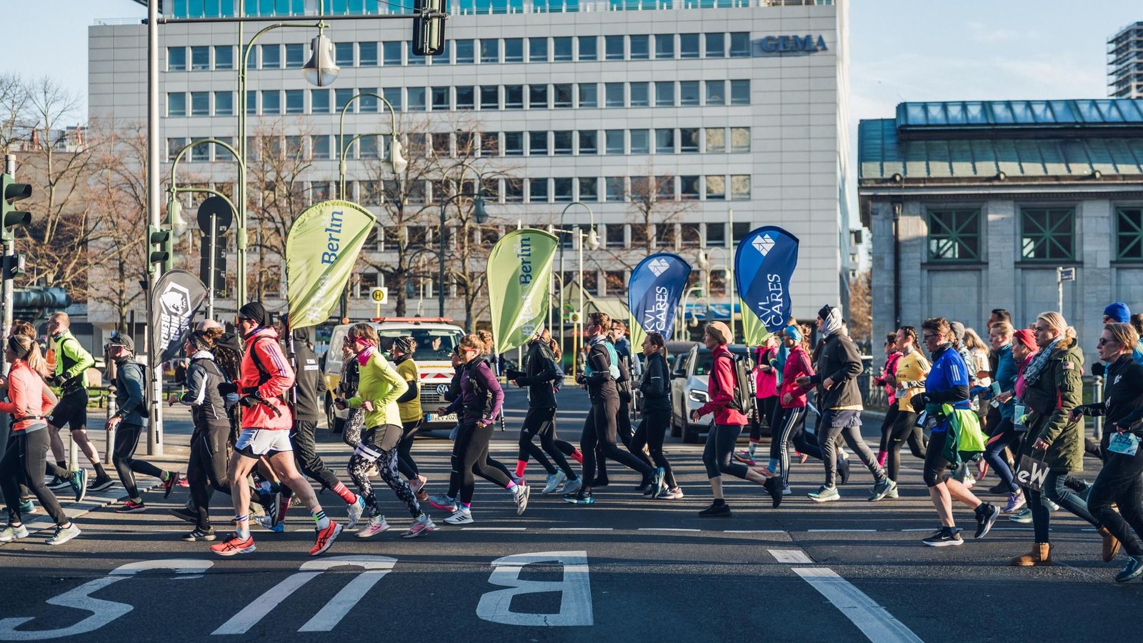 Warum-L-ufer-am-Wochenende-24-Stunden-lang-durch-Berlin-rennen
