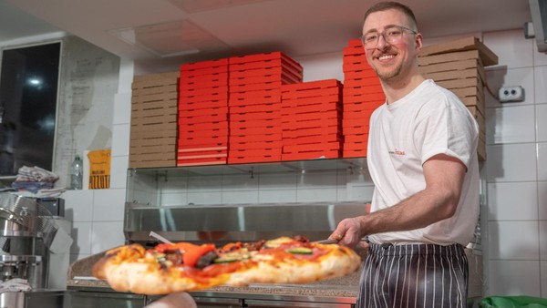 Beliebte Pizza in Hamburg: Jetzt wird sie auch nach Hause geliefert