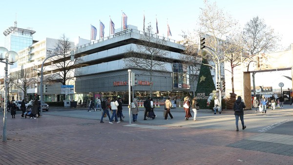 „Vorfahrt“ für Fußgänger an Wolfsburger Innenstadt-Kreuzung?