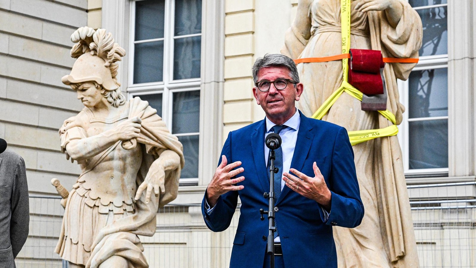 -Windbeutelei-FAZ-Herausgeber-geht-auf-Weimer-und-Merz-los