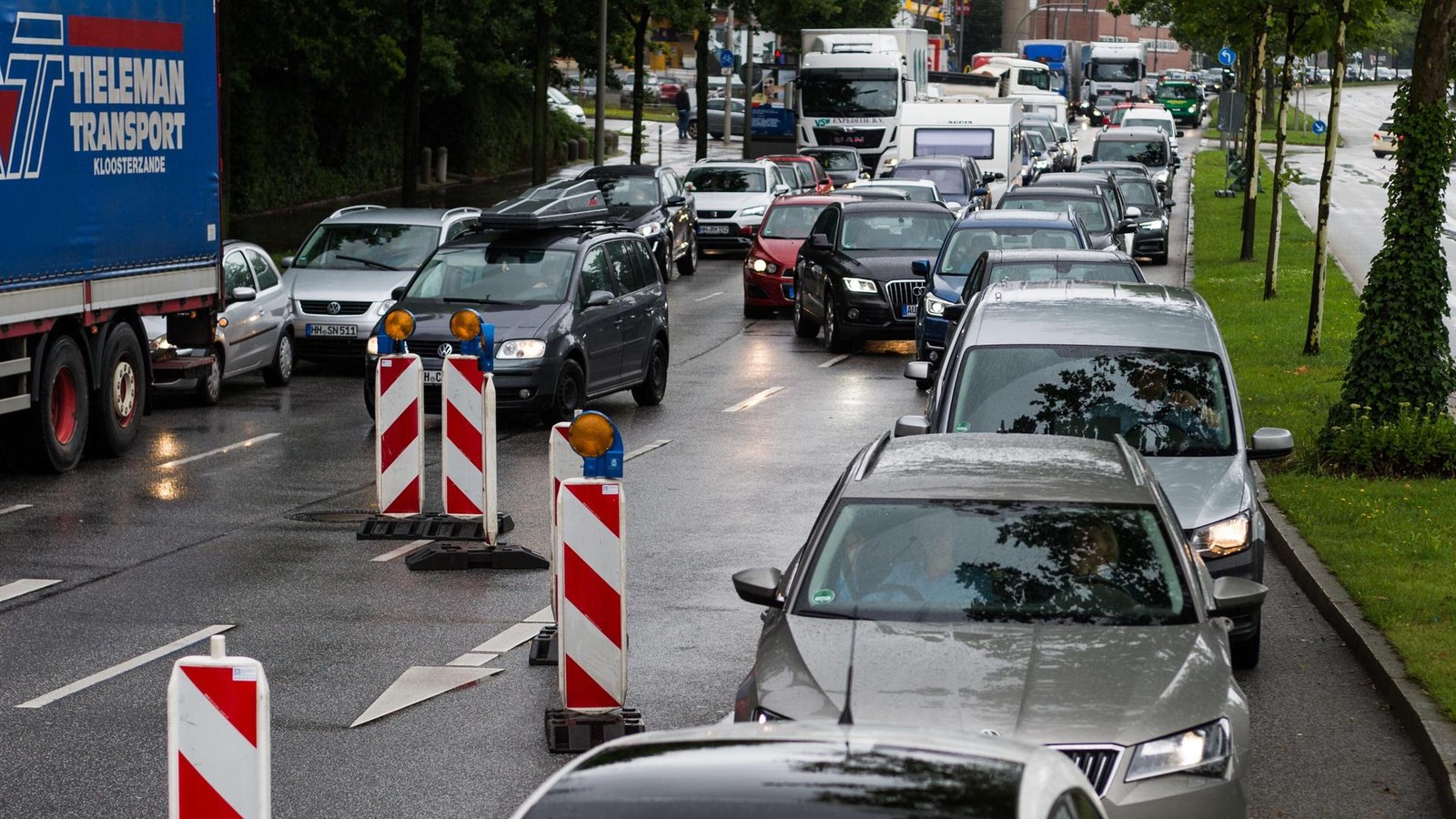 Staugefahr-Wichtige-Stra-e-in-Hamburger-City-wird-zum-Nadel-hr