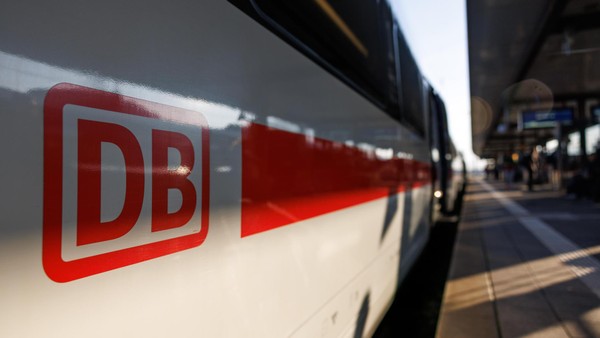 Rente, Bahn, Balkonkraftwerke: Das ändert sich im Dezember