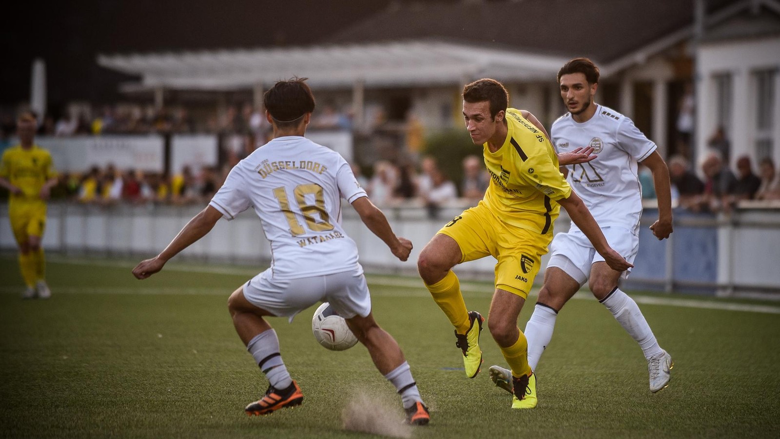 Fu-ball-in-D-sseldorf-Die-besten-Amateurvereine-f-r-Kinder-Frauen-und-Herren