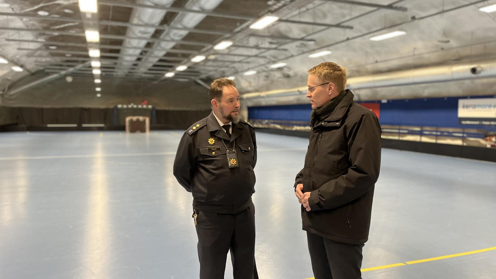 Landeschef-Daniel-G-nther-besucht-Helsinki-Ein-Bunker-als-Spielplatz
