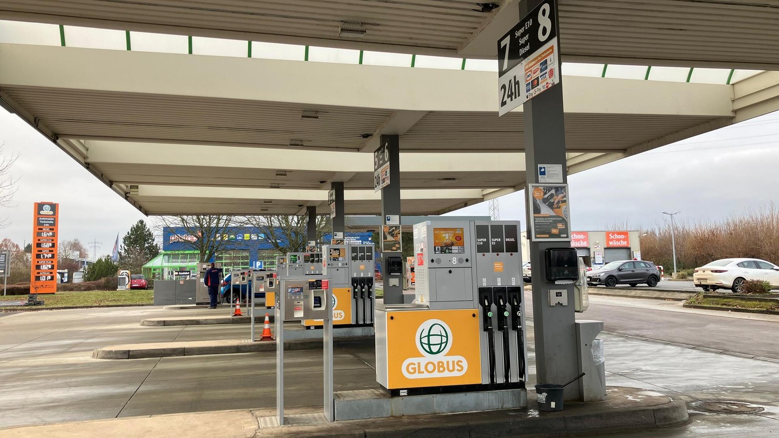 Globus-Tankstelle-in-Isserstedt-Alle-Zapfs-ulen-wieder-in-Betrieb