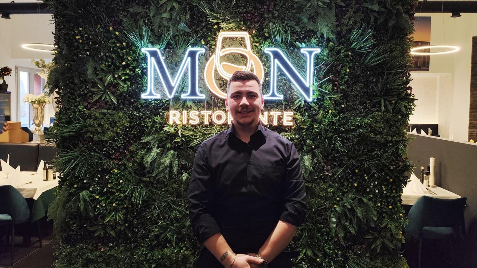 Ein-Blick-ins-Reservierungsbuch-des-Mon-in-Saalfeld-Voll-voll-voll-